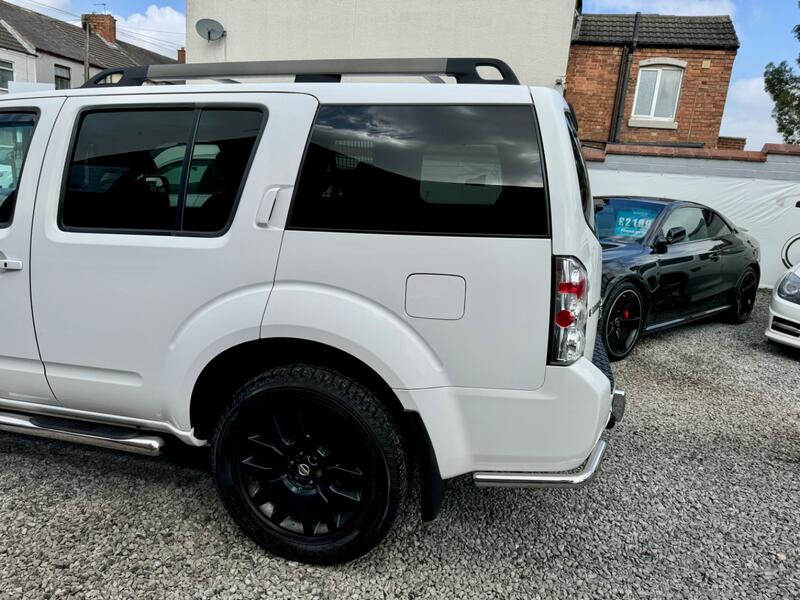 NISSAN PATHFINDER