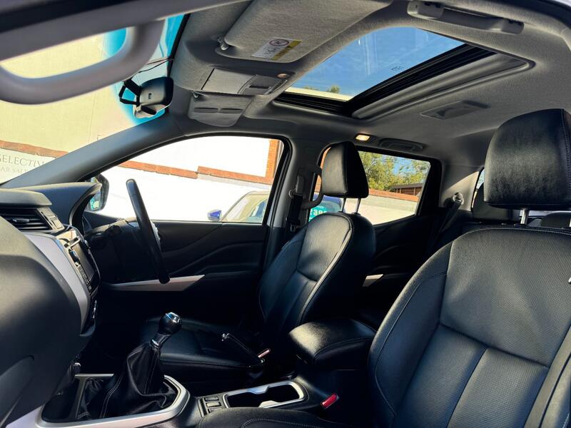 NISSAN NAVARA