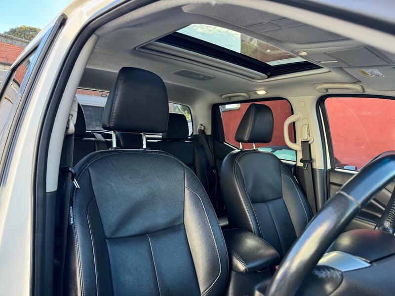 NISSAN NAVARA