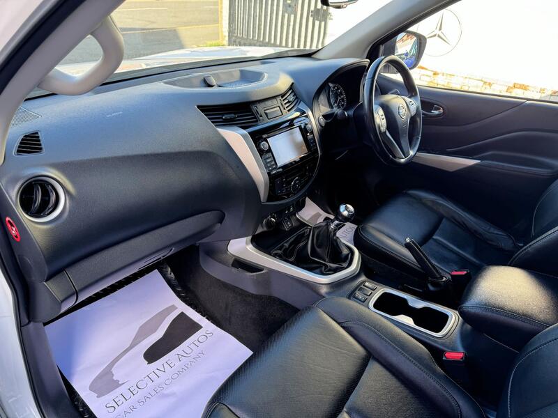 NISSAN NAVARA