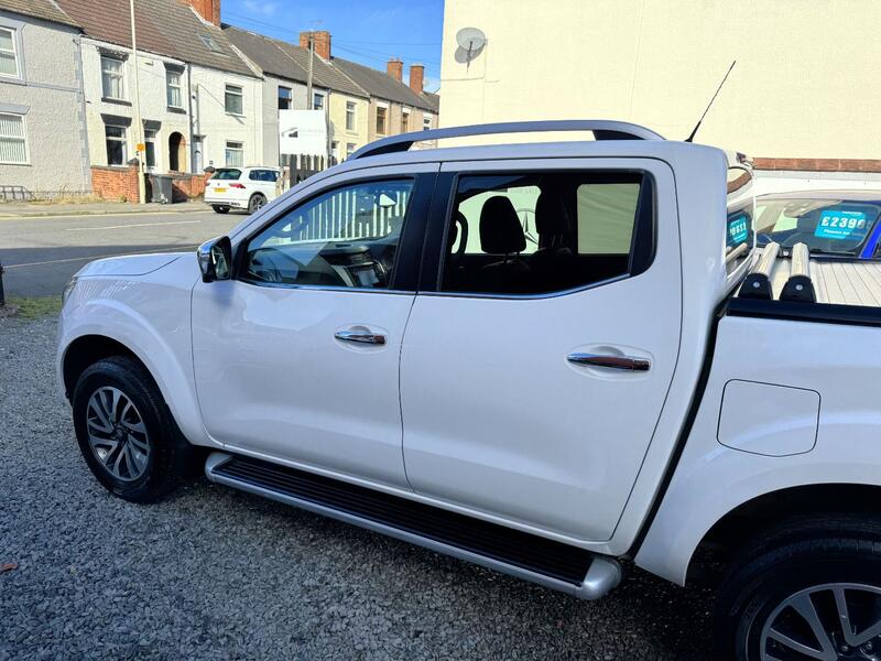 NISSAN NAVARA