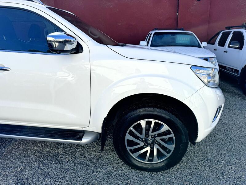 NISSAN NAVARA