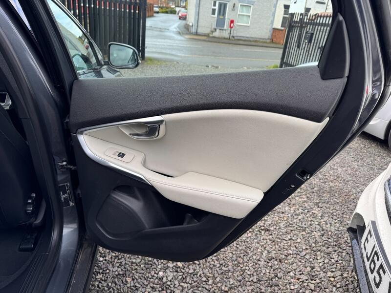 VOLVO V40 CROSS COUNTRY