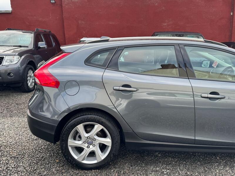 VOLVO V40 CROSS COUNTRY