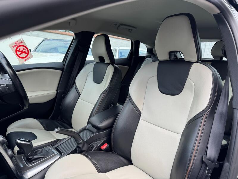 VOLVO V40 CROSS COUNTRY