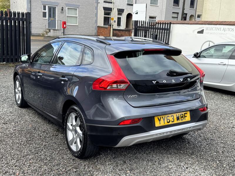 VOLVO V40 CROSS COUNTRY