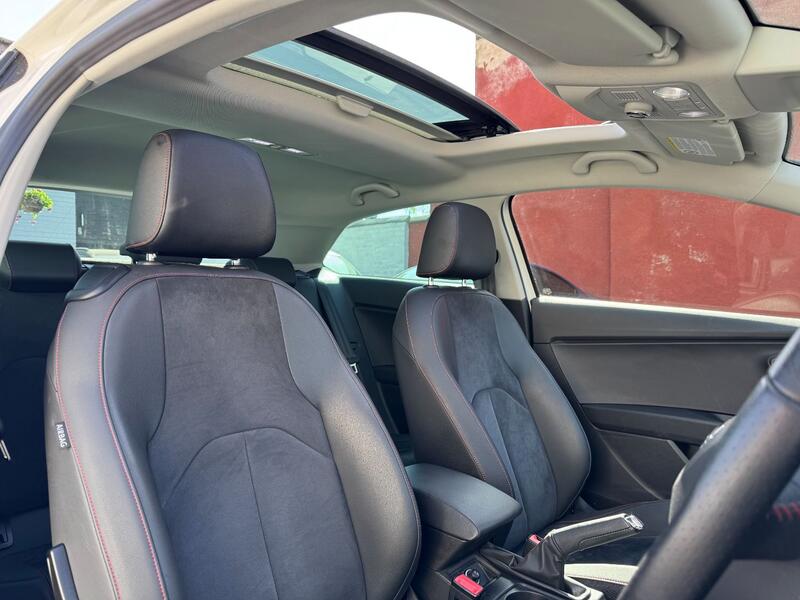 SEAT LEON