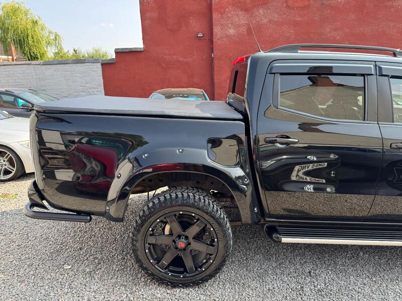 MERCEDES-BENZ X CLASS