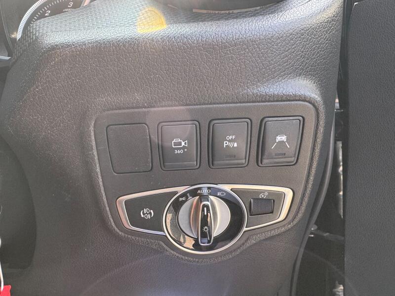 MERCEDES-BENZ X CLASS