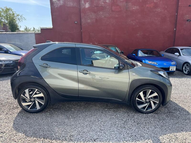 TOYOTA AYGO X