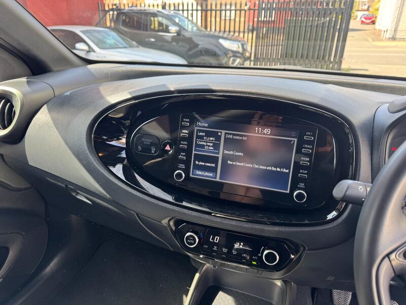 TOYOTA AYGO X