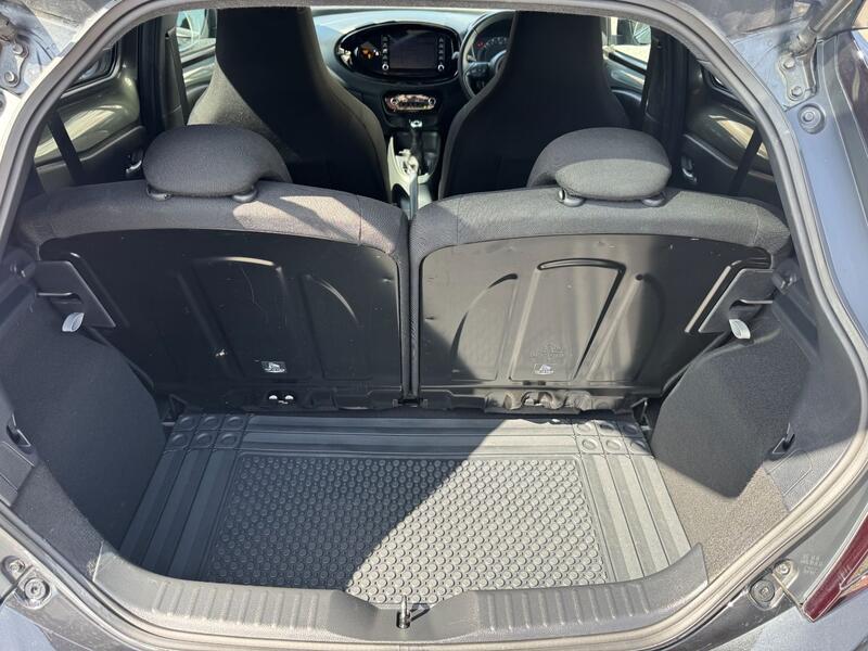 TOYOTA AYGO X