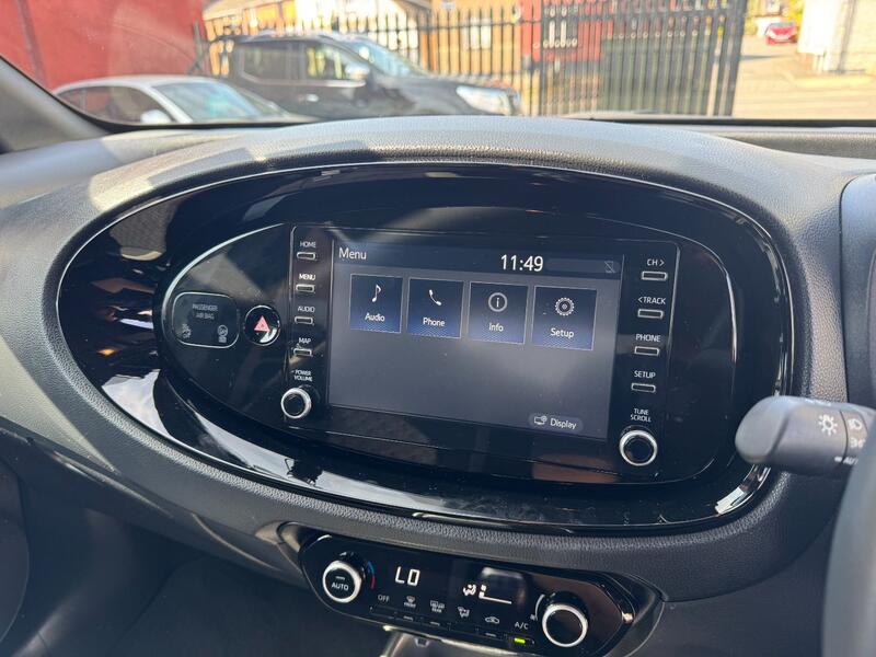 TOYOTA AYGO X