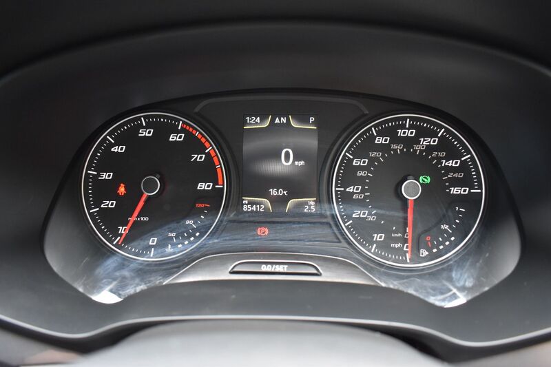 SEAT LEON