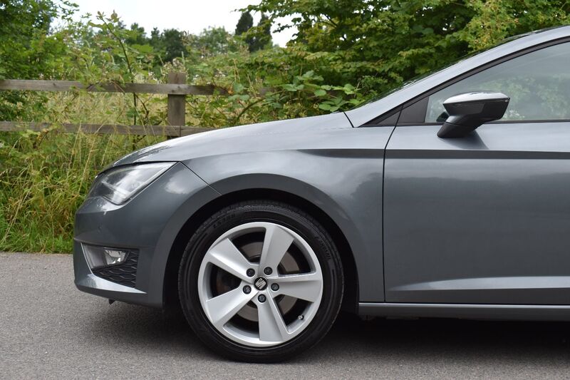 SEAT LEON