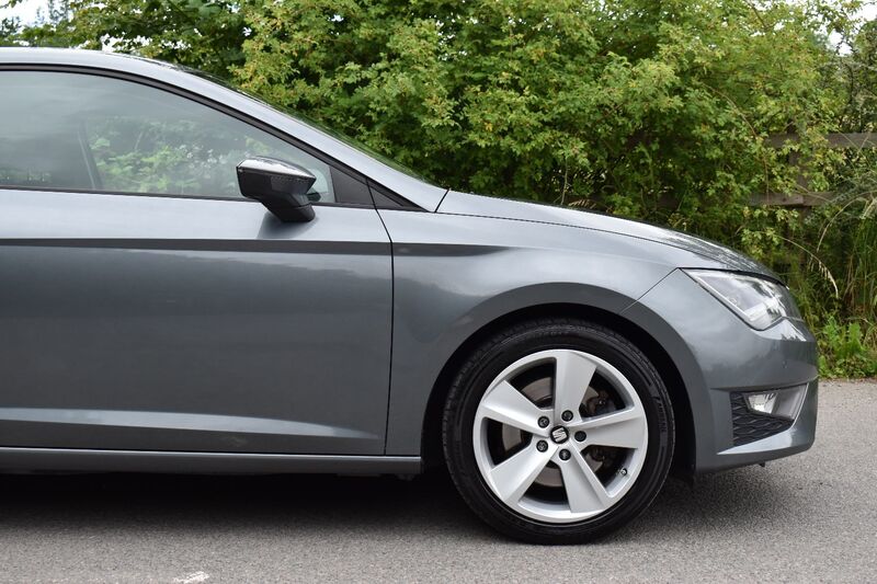 SEAT LEON