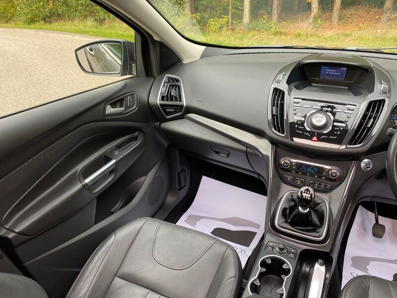 FORD KUGA