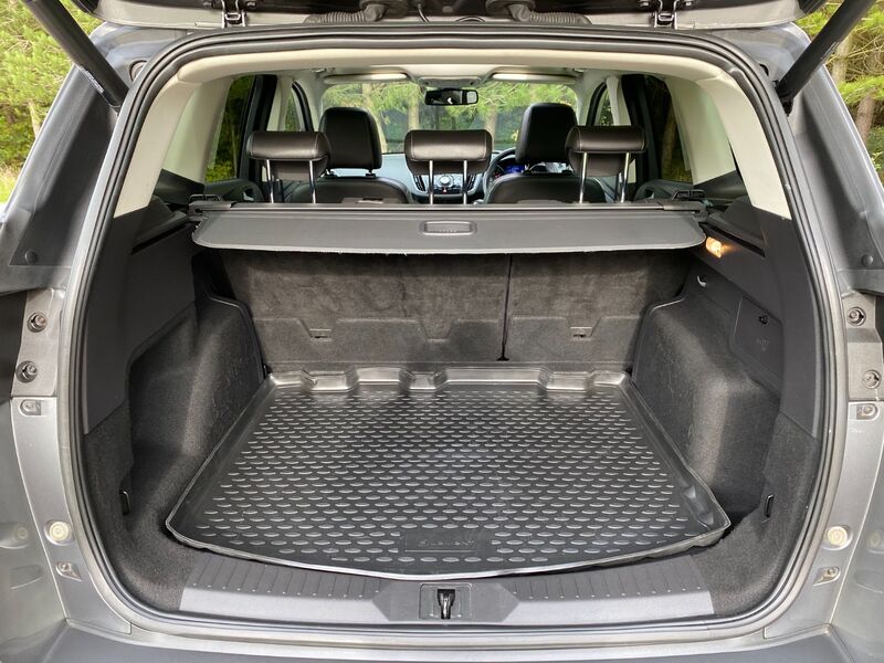 FORD KUGA