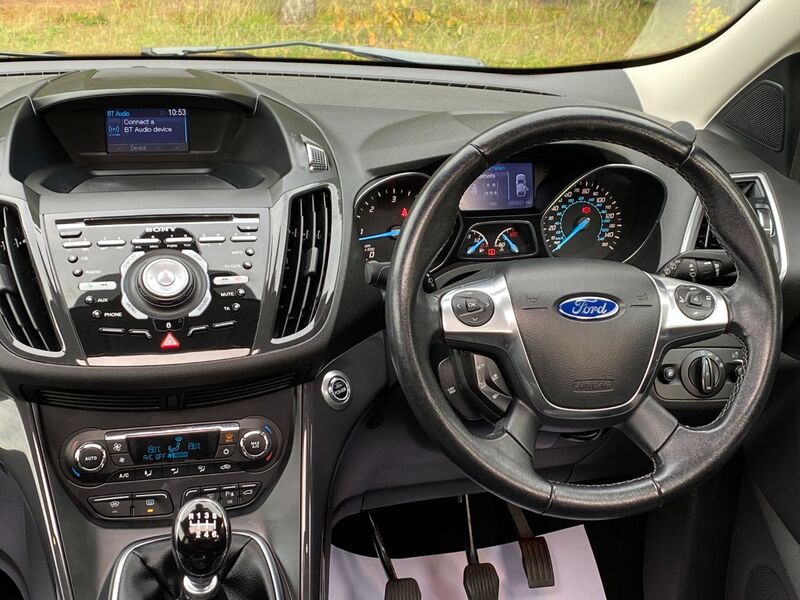 FORD KUGA