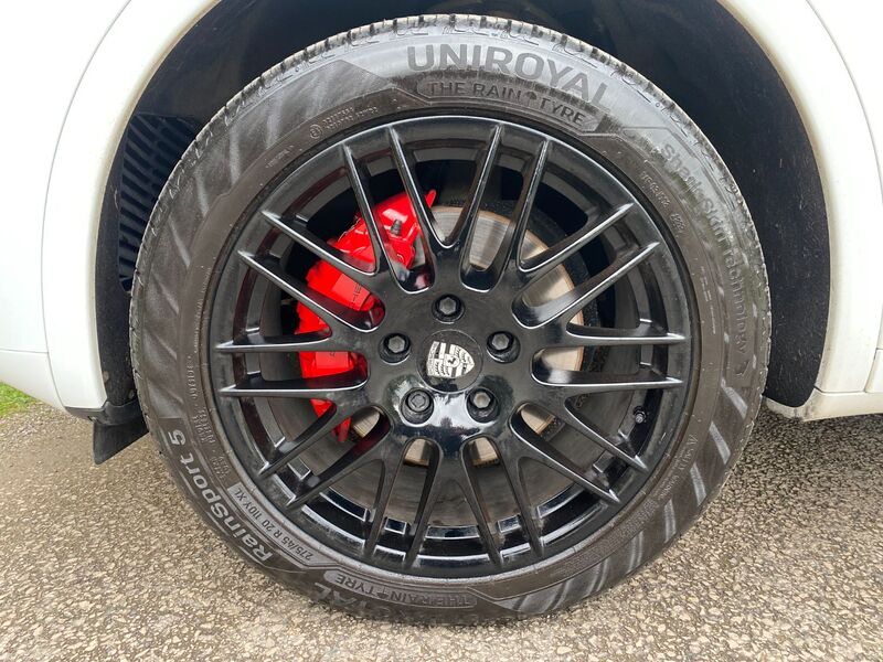 PORSCHE CAYENNE