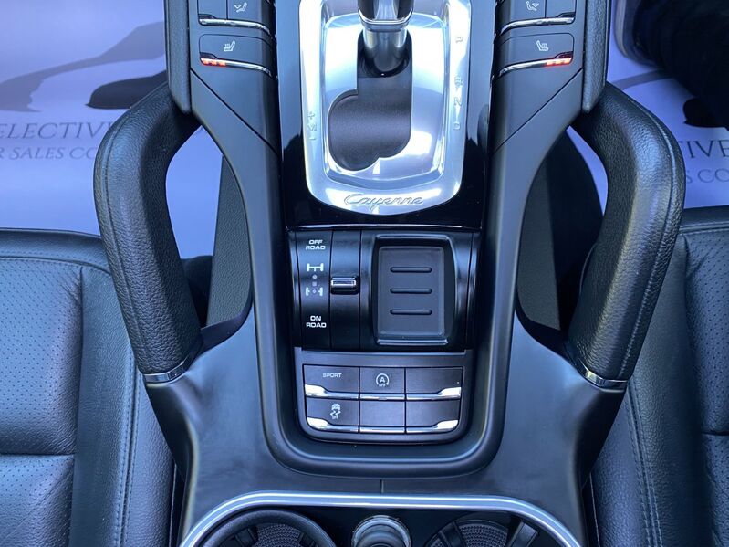PORSCHE CAYENNE