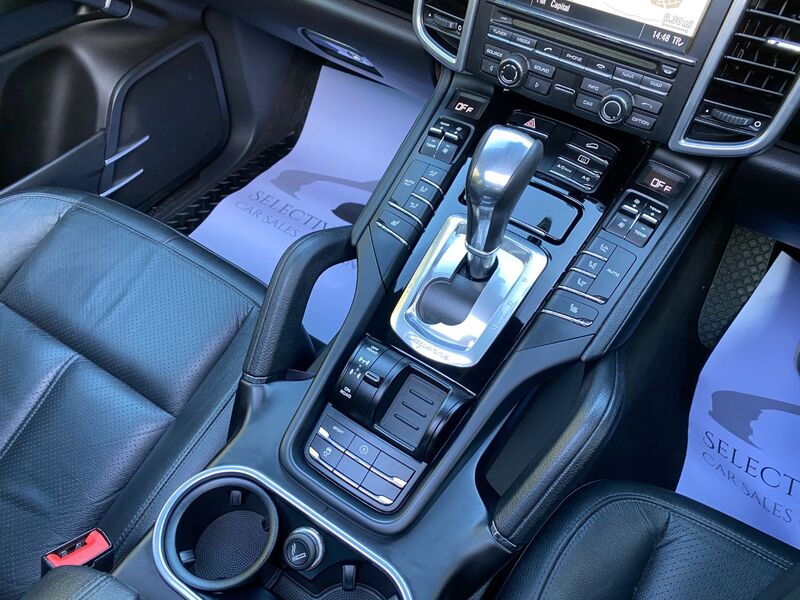 PORSCHE CAYENNE