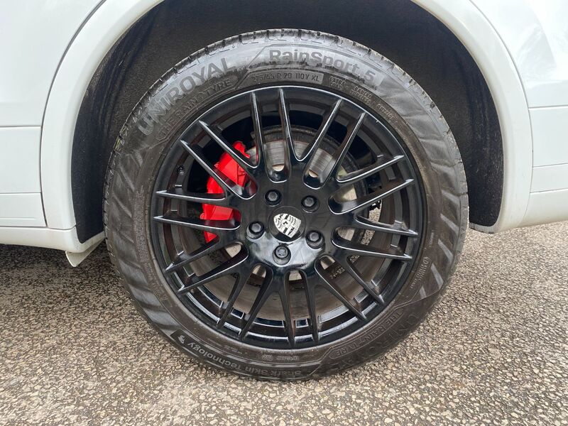 PORSCHE CAYENNE