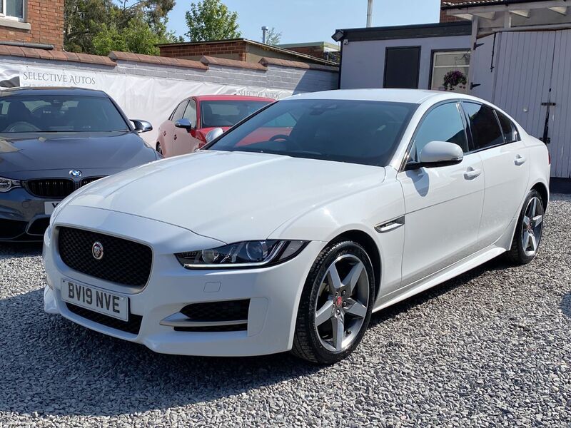 JAGUAR XE
