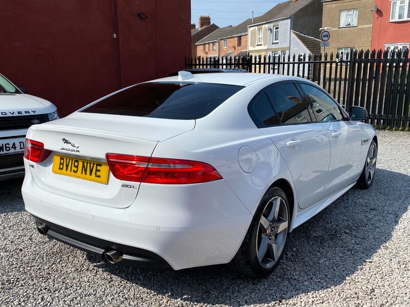 JAGUAR XE