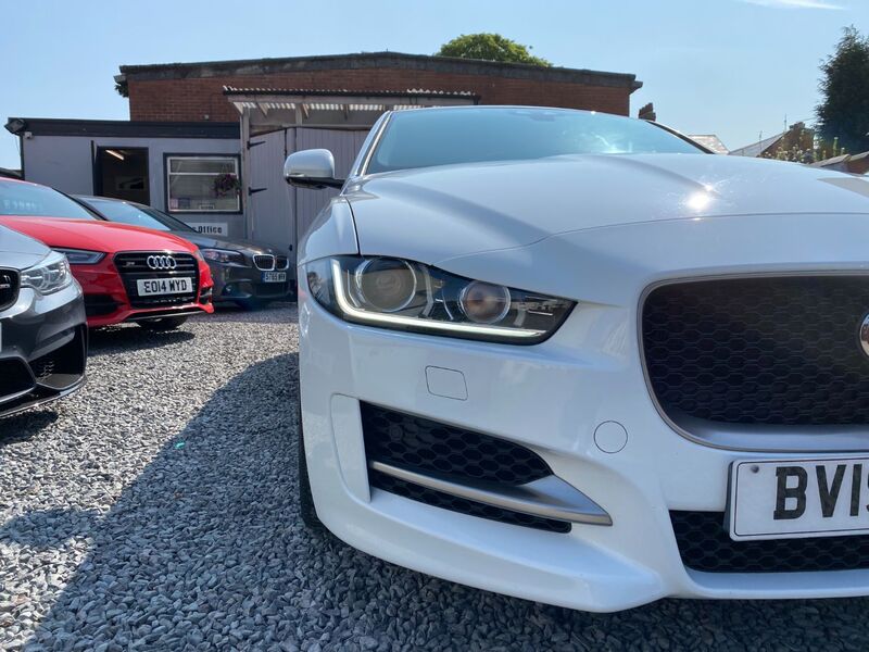 JAGUAR XE