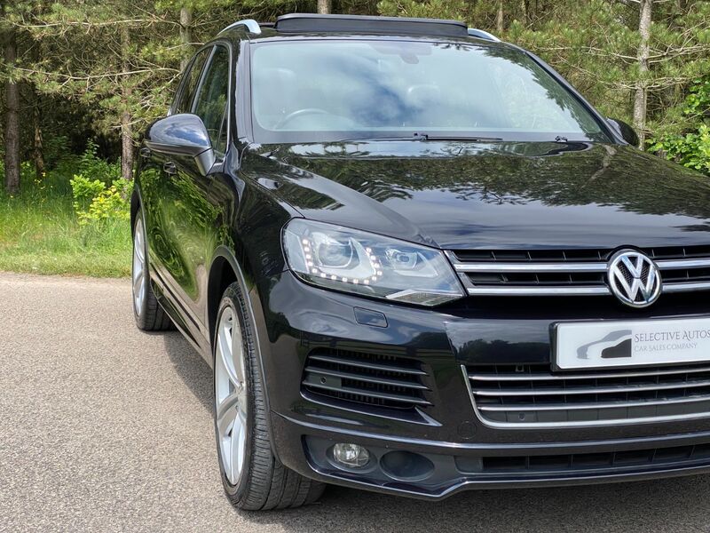 VOLKSWAGEN TOUAREG