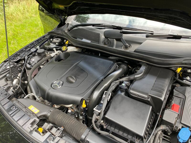 MERCEDES-BENZ GLA CLASS